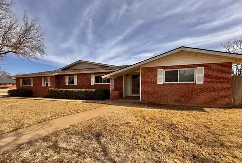Exterior - 1720 Canyon St, Plainview, TX 79072 photo 3 of 12
