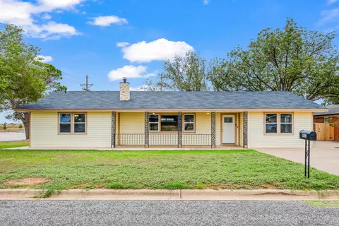 403 6th St, Wolfforth, TX 79382