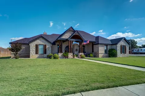 501 W 9th Pl, Idalou, TX 79329