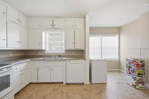Kitchen - 3601 33rd St, Lubbock, TX 79410 photo 1 of 1