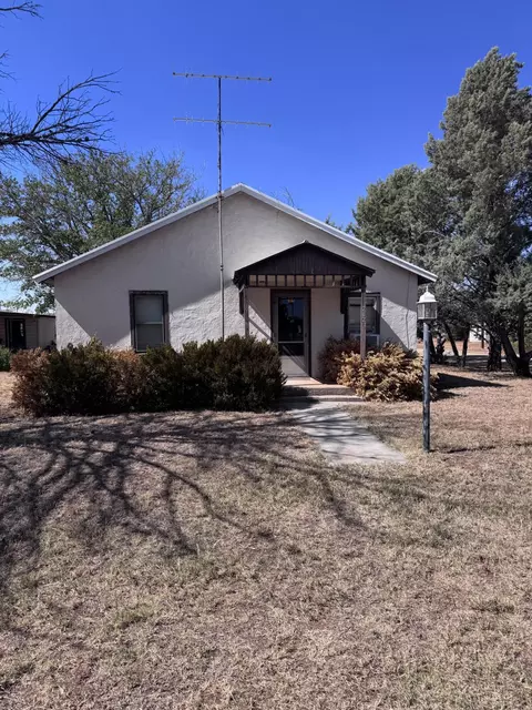 202 S Kelley Ave, Jayton, TX 79528