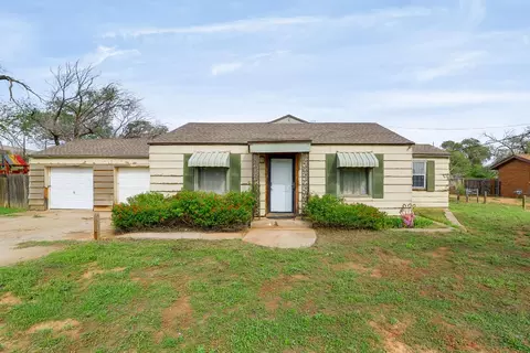 608 38th St, Lubbock, TX 79404