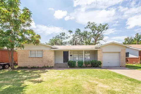 5011 42nd St, Lubbock, TX 79414