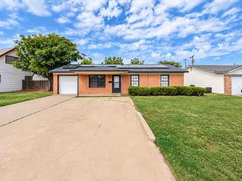 1912 69th St, Lubbock, TX 79412