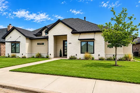 604 N 9th St, Wolfforth, TX 79382