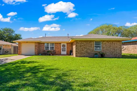 1007 Avenue H, Abernathy, TX 79311