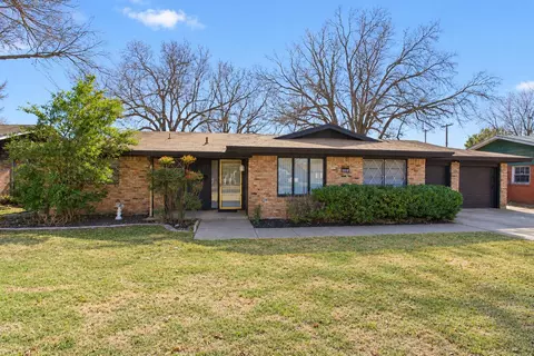 3827 52nd St, Lubbock, TX 79413