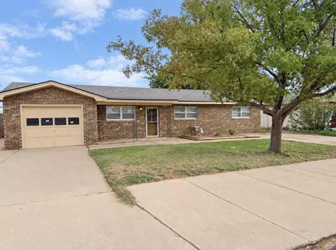 1709 9th St, Levelland, TX 79336