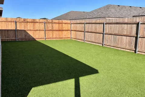 Exterior - 7705 Date Ave, Lubbock, TX 79404 photo 4 of 5