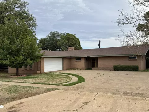 106 N Jackson Ave, Lorenzo, TX 79343