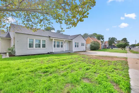 1909 20th St, Lubbock, TX 79411
