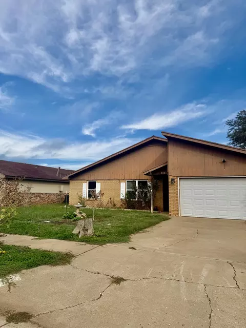 2110 76th St, Lubbock, TX 79423