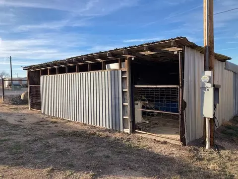 415 Pine St, Sheffield, TX 79781 photo 7