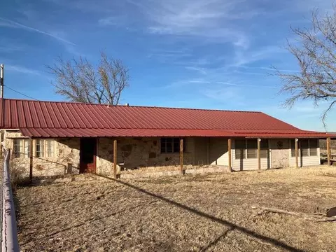 415 Pine St, Sheffield, TX 79781 photo 4