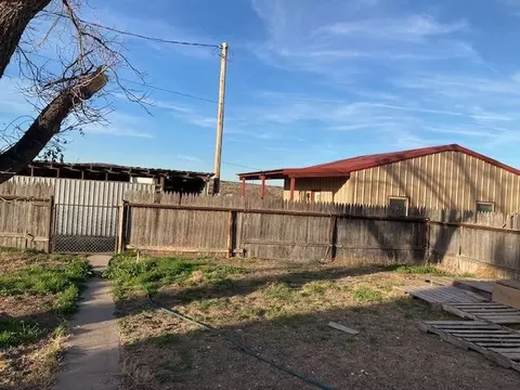 415 Pine St, Sheffield, TX 79781 photo 6