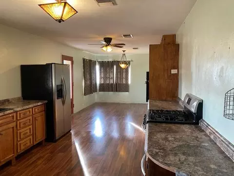 415 Pine St, Sheffield, TX 79781 photo 17