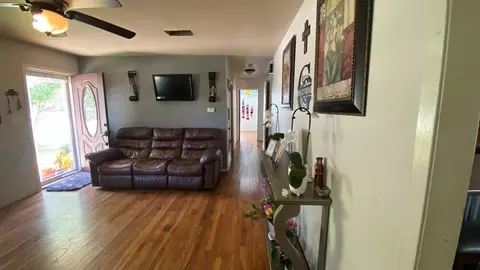807 Highland Ave, Eldorado, TX 76936 photo 9