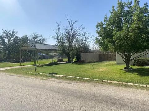 807 Highland Ave, Eldorado, TX 76936 photo 4