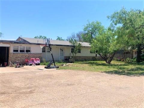 210 Dorris Ave W, Eldorado, TX 76936 photo 1