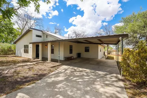 2008 Santa Rosa St, Ozona, TX 76943