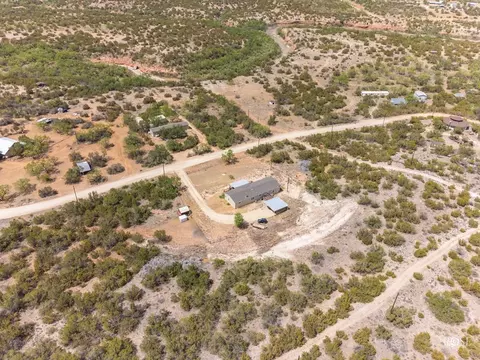 309 E Lake Rd, Robert Lee, TX 76945 photo 9