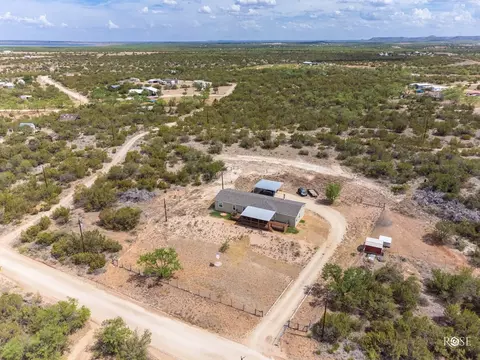 309 E Lake Rd, Robert Lee, TX 76945 photo 4