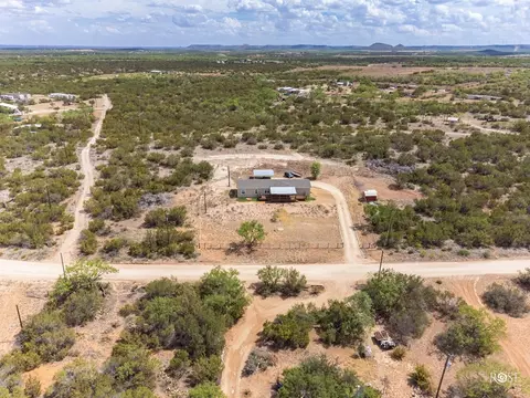 309 E Lake Rd, Robert Lee, TX 76945 photo 2