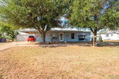 217 E Zero St, Robert Lee, TX 76945 photo 2