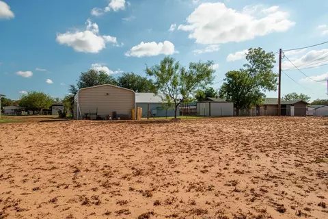 217 E Zero St, Robert Lee, TX 76945 photo 11