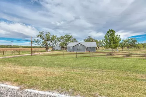 2901 Fm 2111, Ballinger, TX 76821
