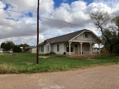 508 W 9th St, Robert Lee, TX 76945