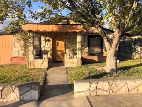 103 7th St, Iraan, TX 79744