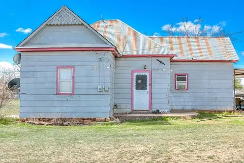 200 S Plano Ave, Blackwell, TX 79506