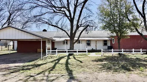 521 E 5th St, Robert Lee, TX 76945