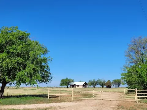 204 County Rd 289, Ballinger, TX 76821
