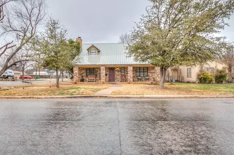 1425 S Jackson St, San Angelo, TX 76901