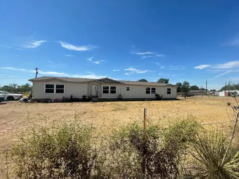 101 12th St, Sterling City, TX 76951