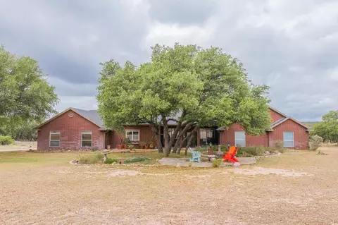 6201 Green Oaks Dr, Christoval, TX 76935