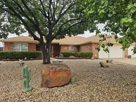 5817 Manchester Ln, San Angelo, TX 76901