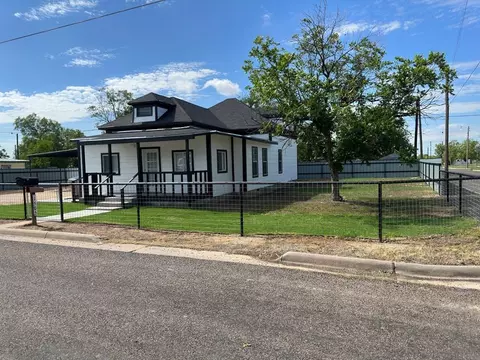 1505 E 17th St, San Angelo, TX 76903