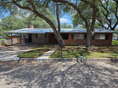 205 Murphy Ave, Sonora, TX 76950