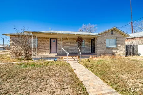 908 910 Ave G, Ozona, TX 76943