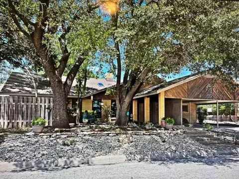 603 E 8th St, Big Lake, TX 76932