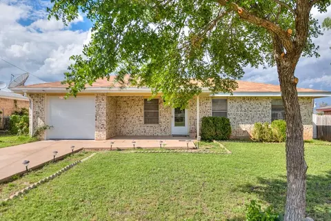 1814 Louise Dr, San Angelo, TX 76901