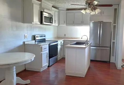 401 W Fields Ave, Eldorado, TX 76936 photo 2