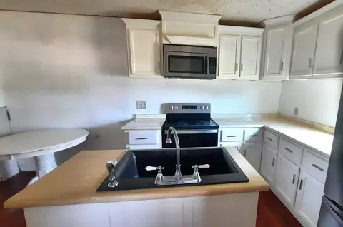 401 W Fields Ave, Eldorado, TX 76936 photo 3