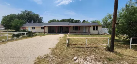 503 N 3rd St, Mertzon, TX 76941