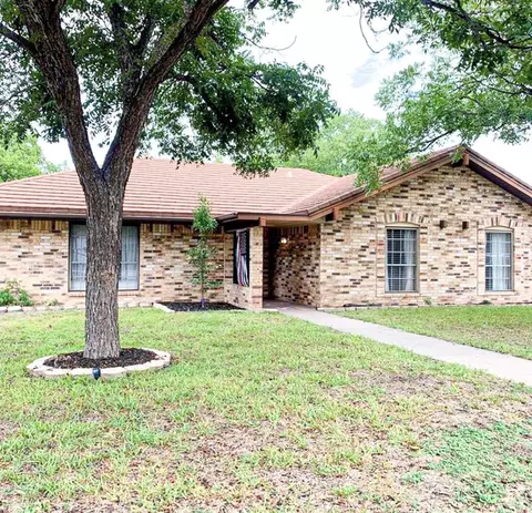 3006 Sierra Dr, San Angelo, TX 76904