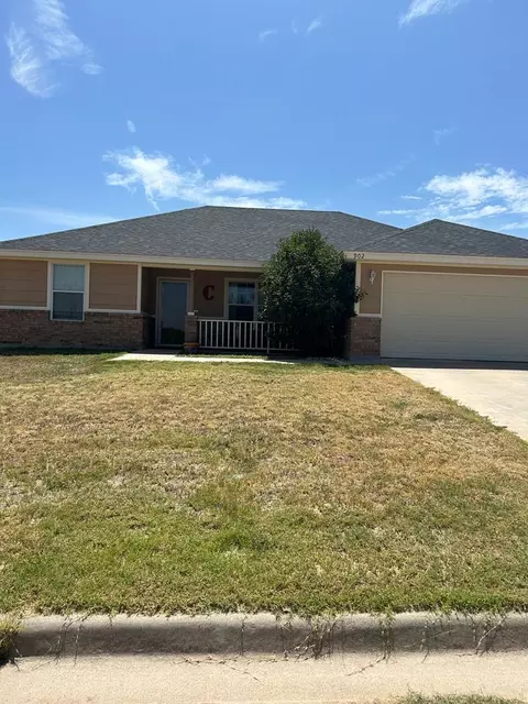 902 Todd Ln, San Angelo, TX 76903