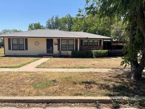 200 E Ave, Ballinger, TX 76871